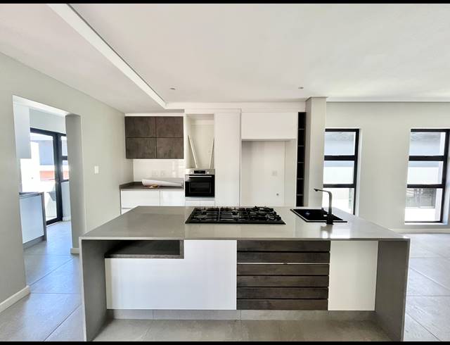 3 BEDROOM HOUSE FOR SALE IN PALM LAKES ESTATE